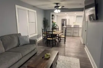 Image de Charming Oasis 2-bedroom house with Ac, WiFi in small town Taylorville