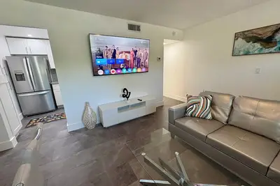 Image de Stylish 1-bed apartment, in East Delray Beach, pets, parking, free laundry