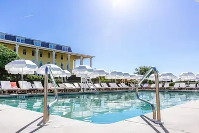Image de Victorian Charm Meets Modern Luxury by the Ocean l Spa, Pool, Beach Access