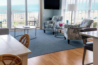 Image de Scenic Coastal Stay | Ocean Views, Sauna, Pool & Steps from the Beach