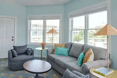 Image de Family-Friendly Beach Retreat – Pool, Music & Sand Between Your Toes!