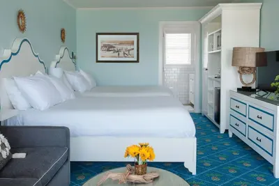 Image de Footsteps to the Ocean – Swimming Pool, Live Music & Laid-Back Comfort
