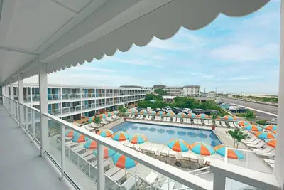 Image de Walk to the Waves – 2 Rooms for a Family Getaway, Beach Service & Outdoor Pool