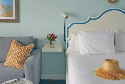 Image de Beach Bliss – Three-Room Getaway with Bonfires, Pool & Beach Service Perks