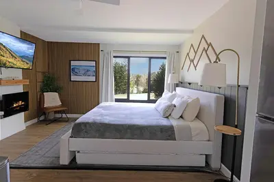 Image de Sc 1125: Romantic couples getaway in Silver Creek! Hot tub + King Bed!
