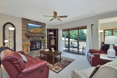 Image de Walnut 1 | Fireplace, Restaurant, Pool, Spa