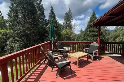 Image de Bigfoot Bungalow A charming 2-bedroom cabin with Ac, WiFi in peaceful Oakhurst