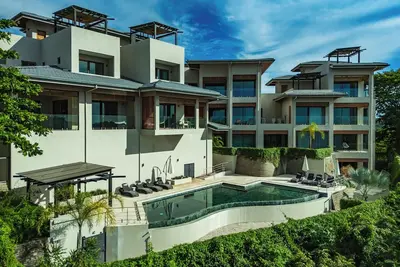 Image de Modern and luxurious ocean view condo with pool