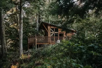 Image de Mossquatch Resort - Cabin 1 Upgrade your camping experience!