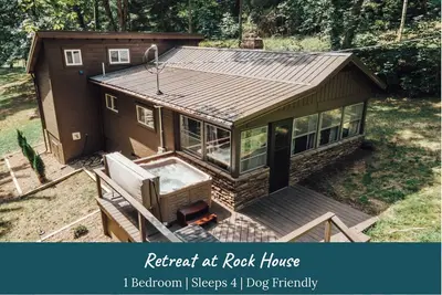 Image de Retreat @ Rock House: Rustic + Updated w/ Hot Tub