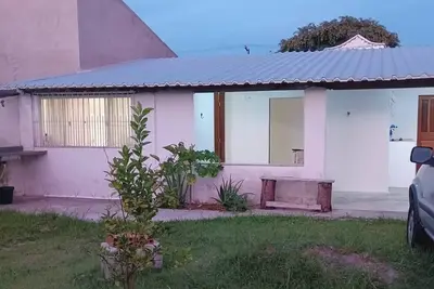 Image de Contact with nature in the House\/Yard, in the midst of urban practicality.