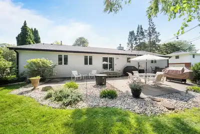 Image de Albatross |Grill |Spacious Yard | Playground |Modern