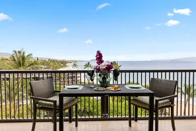 Image de New Listing! Posh 2bd with direct ocean views