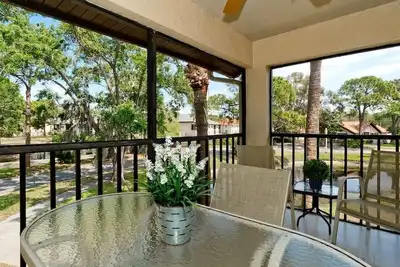 Image de Eh-near Beaches and Img, Pool, Tennis, Pickleball