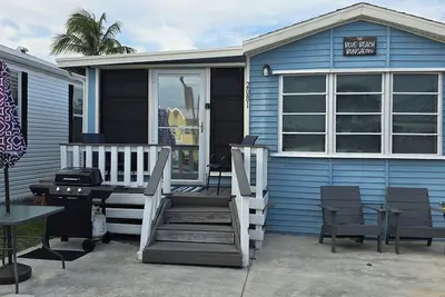 Image de Cozy 2-bedroom house 1. 5 baths with beach vibe, WiFi, Ac in lovely Jensen Beach