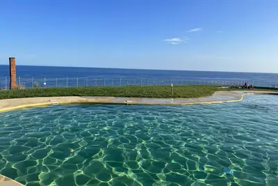 Image de Détente avec piscine gratuite et vue imprenable