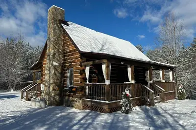 Image de Rustic Retreat Cabin Home - a Wildlands Collection property