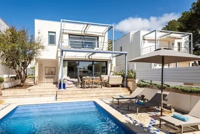 Elegant 3 Bedroom Villa with Private Pool, Just 200m from the Beach  Includes A/C & WiFi