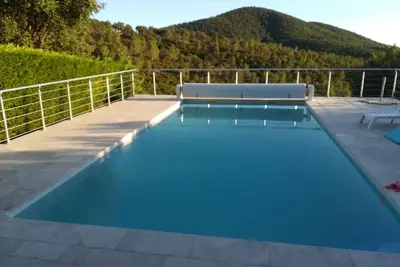 Image de Calme et détente assurée, vue sur le Massif des Maures, 3 ch, piscine privée.