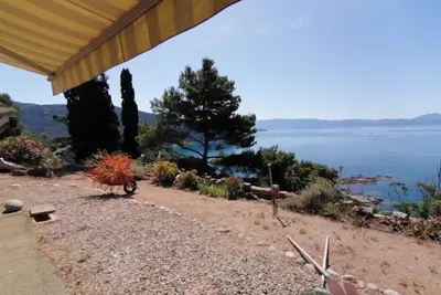 Maison, vue mer panorama, parking privé, jardin, 5 mn à pied du centre-ville