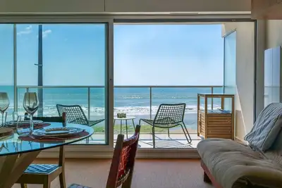 Image de Studio moderne face mer sur le remblai