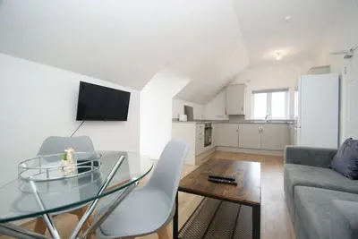 Image de New Spacious Modern Apartment