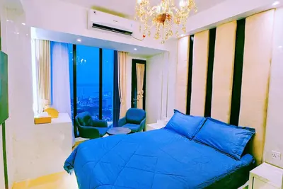 Image de Pollux Bakaf Apartment - Top Floor 55th Sea View And City - Batam Center