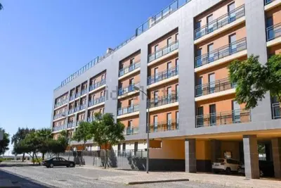 Image de Beautiful apartment with pool in olhão marina