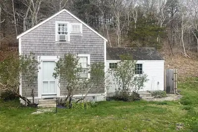 Image de “The Dove” - Truro Historic Summer Cottage Farm Stay