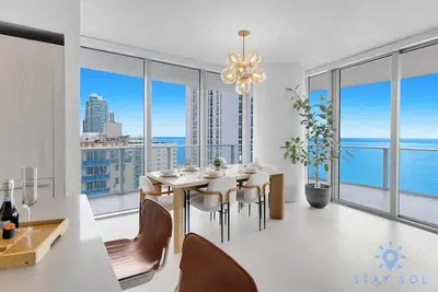 Image de Beachside Haven w/ Balcony, Pool & Amenities