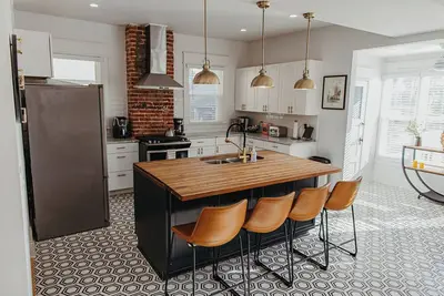 Image de Stay on Main - Large Home Near Plaza, Westport & Downtown