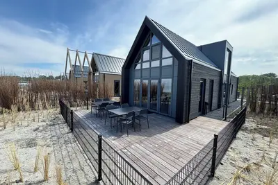 Image de Front row - with fence - Premium BeachHouse Deck Eight