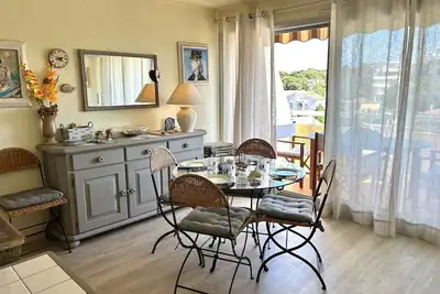 Image de Appartement lumineux 2 pièces, climatisé, proche mer à Saint-Raphaël