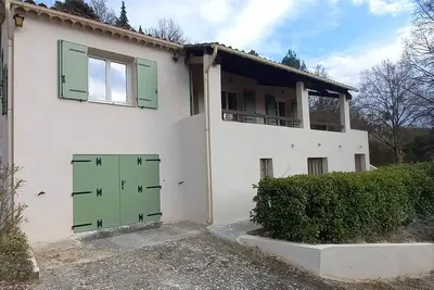 Image de Villa provençale avec jardin et parking pour 4 personnes près du centre de Riez