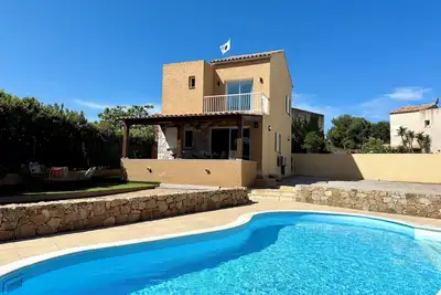 Image de Villa avec piscine en bord de mer