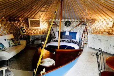 Image de ‘Pearl’ a luxury waterside yurt with harbour views