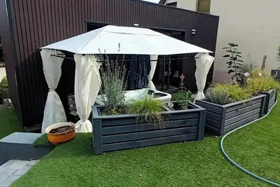 Image de Détente au fond du jardin, proche de Strasbourg. \nLes animaux sont les bienvenus