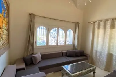 Maison à l’étage avec vue mer