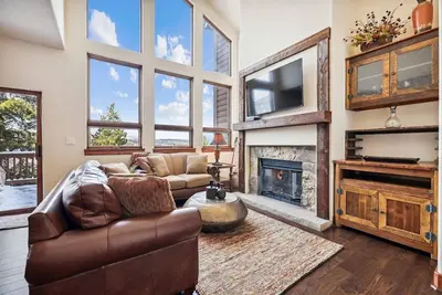 Image de Spacious Dog-Friendly 4br Townhome in Frisco - short drive to Breckenridge!