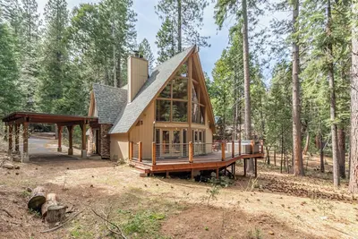 Image de Cheyenne Chalet- A/C, Hot Tub-Sleeps 12