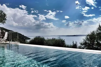 Image de Casa Veronesi im grünen Hang von Torri, herrlicher Ausblick über den See.