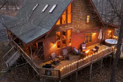 Image de The Moose Lodge-Hot Tub/Game Room/Fire Pit/Grill/Walk to Slopes-0. 7mi to Lodge