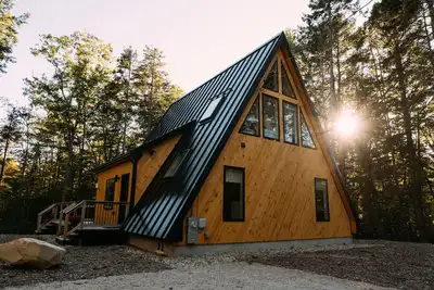 Image de The Maine Frame: Fall Getaway, 7 Min to Freeport