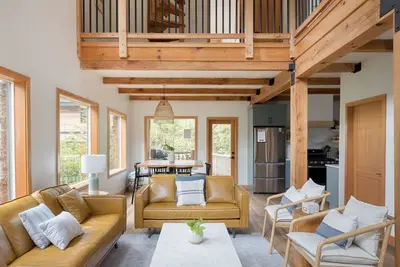 Image de Fetch Tofino | Brand new home w private hot tub