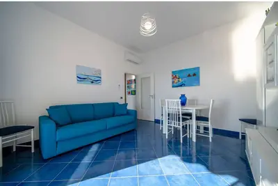 Image de The Little House by the Sea