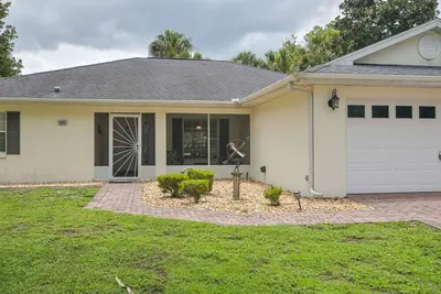 Image de Spacious 4-bedroom house with pool.