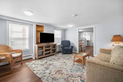 Image de 3br Basic Beach - 1 block to Bay