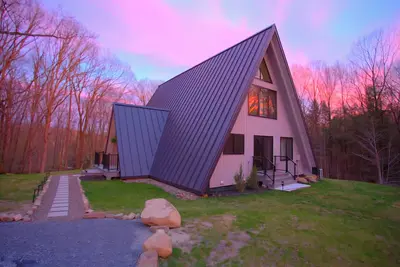 Image de Your Perfect Hudson Valley Getaway, A-Frame Creek~Theater~Arcade~HTub~60-mi~Nyc.