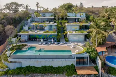 Image de Casa Valhalla in Farallon by Mita Residential. Oceanfront, Staff, Pool, Beach Club