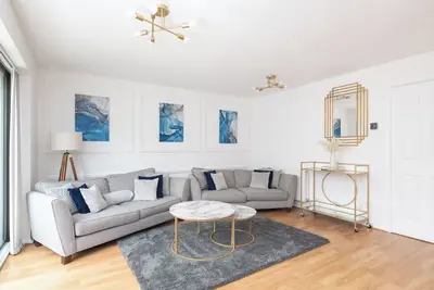 Image de Last min discount | Spacious 3b - Essentials near